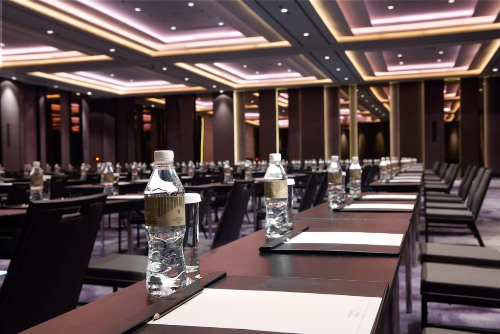 Hotel Humble House Taipei, Curio Collection By Hilton Esterno foto Meeting room