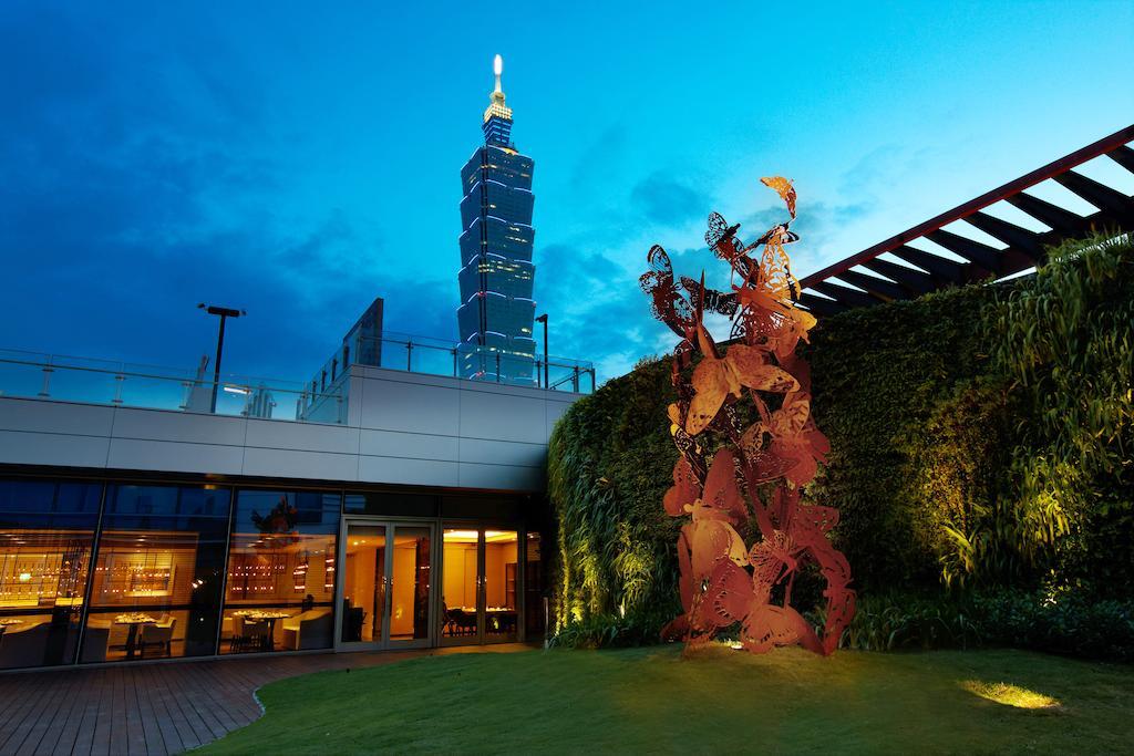 Hotel Humble House Taipei, Curio Collection By Hilton Esterno foto The rooftop garden of the hotel
